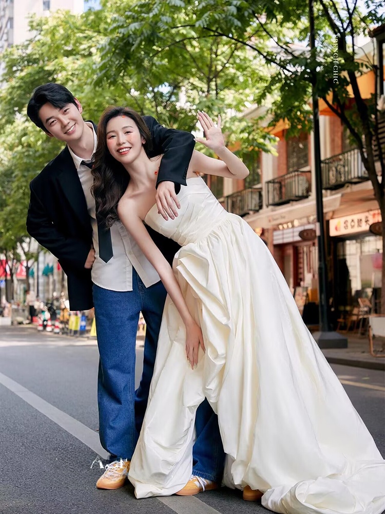 Street Fashion Clothing - Fashionable Korean Style Denim Street Snap